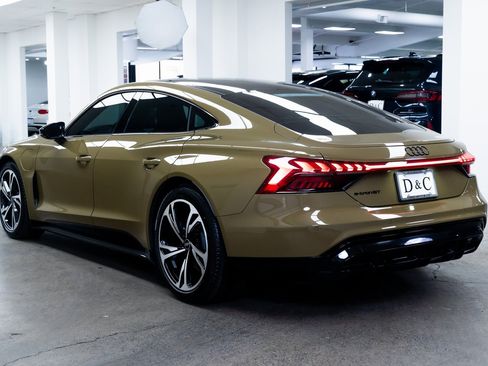 Used 2023 Audi e-tron GT Premium Plus image 4