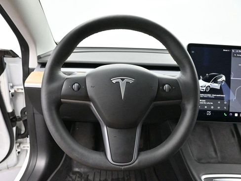 Used 2021 Tesla Model 3 Standard Range Plus RWD image 15
