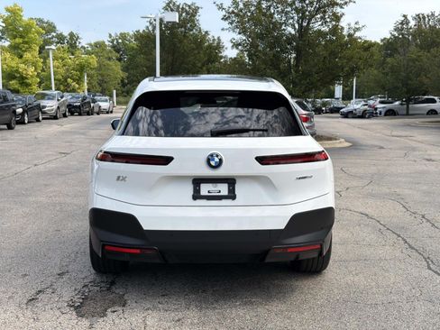 Certified 2023 BMW iX xDrive50 w/ Premium Package AWD/4WD image 6