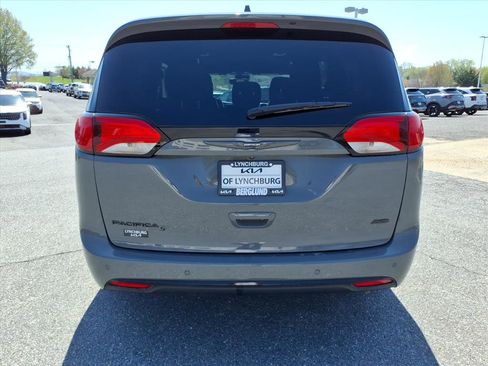 Used 2020 Chrysler Pacifica Touring-L w/ Advanced Safetytec Group AWD/4WD image 5