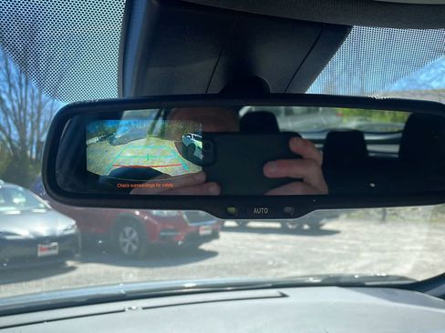 Used 2018 Toyota C-HR XLE FWD image 19