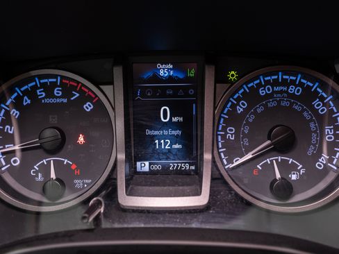 Used 2023 Toyota Tacoma TRD Sport AWD/4WD image 27