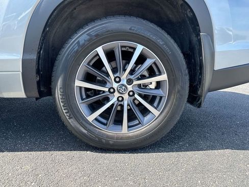Used 2018 Toyota Highlander XLE image 29