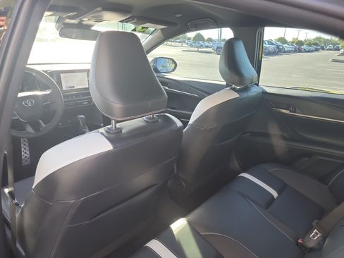 Used 2025 Toyota Camry SE FWD image 12