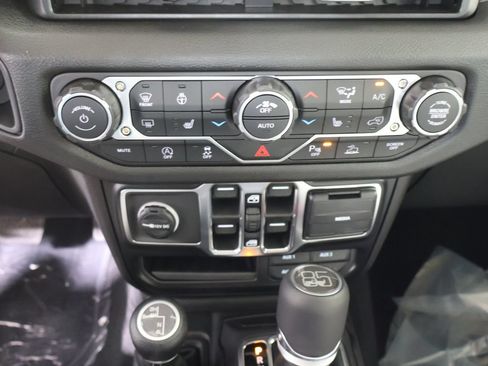 New 2026 Jeep Gladiator Sport AWD/4WD image 19