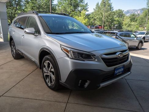 Used 2022 Subaru Outback Limited XT AWD/4WD image 2