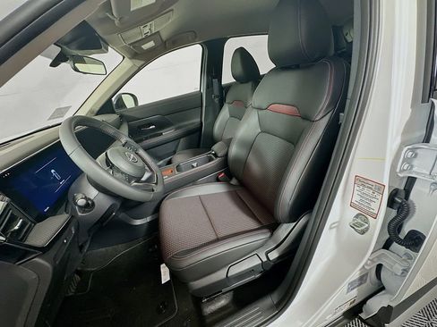 New 2026 Nissan Kicks SR w/ Cold Weather Package image 10