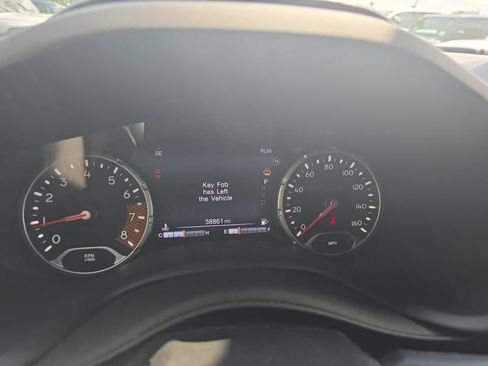 Used 2022 Jeep Renegade Altitude w/ Convenience Group AWD/4WD image 8