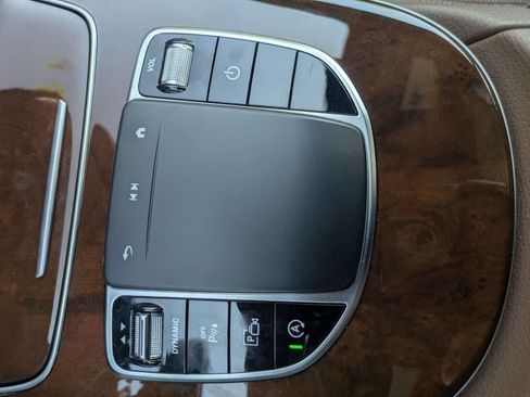 Used 2023 Mercedes-Benz E 350 4MATIC Sedan image 17