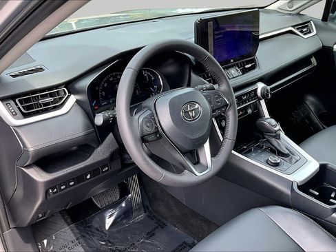 Used 2025 Toyota RAV4 XLE Premium w/ Weather Package AWD/4WD image 18