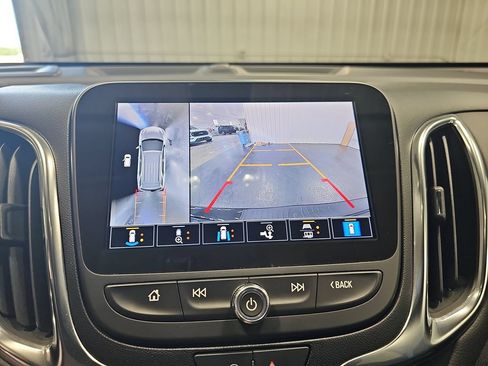 Used 2022 Chevrolet Equinox LT AWD/4WD image 24