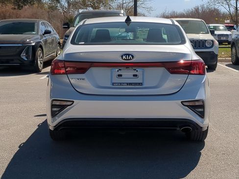 Used 2019 Kia Forte LXS image 4