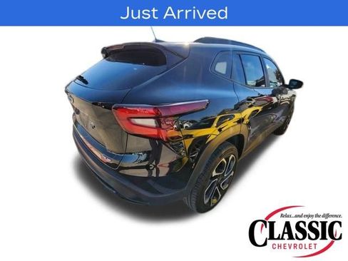 Used 2024 Chevrolet Trax RS w/ Sunroof Package image 7