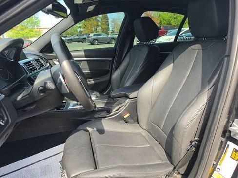 Used 2018 BMW 330e w/ Premium Package RWD image 9
