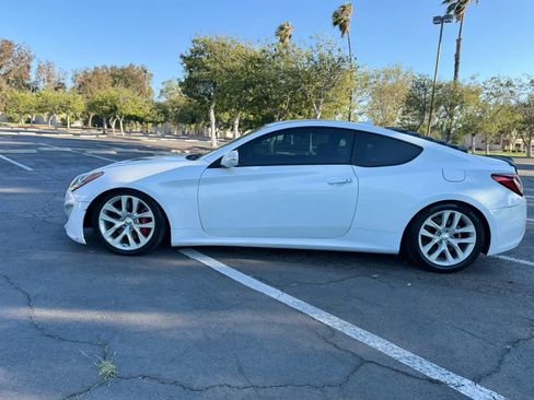 Used 2015 Hyundai Genesis 3.8 RWD image 10