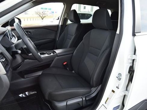 Used 2023 Nissan Rogue S image 18