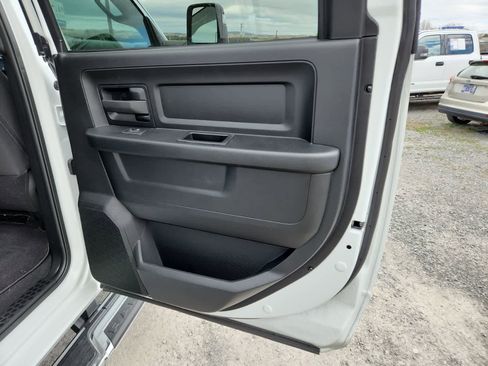 Used 2024 RAM 3500 Tradesman w/ Chrome Appearance Group image 23