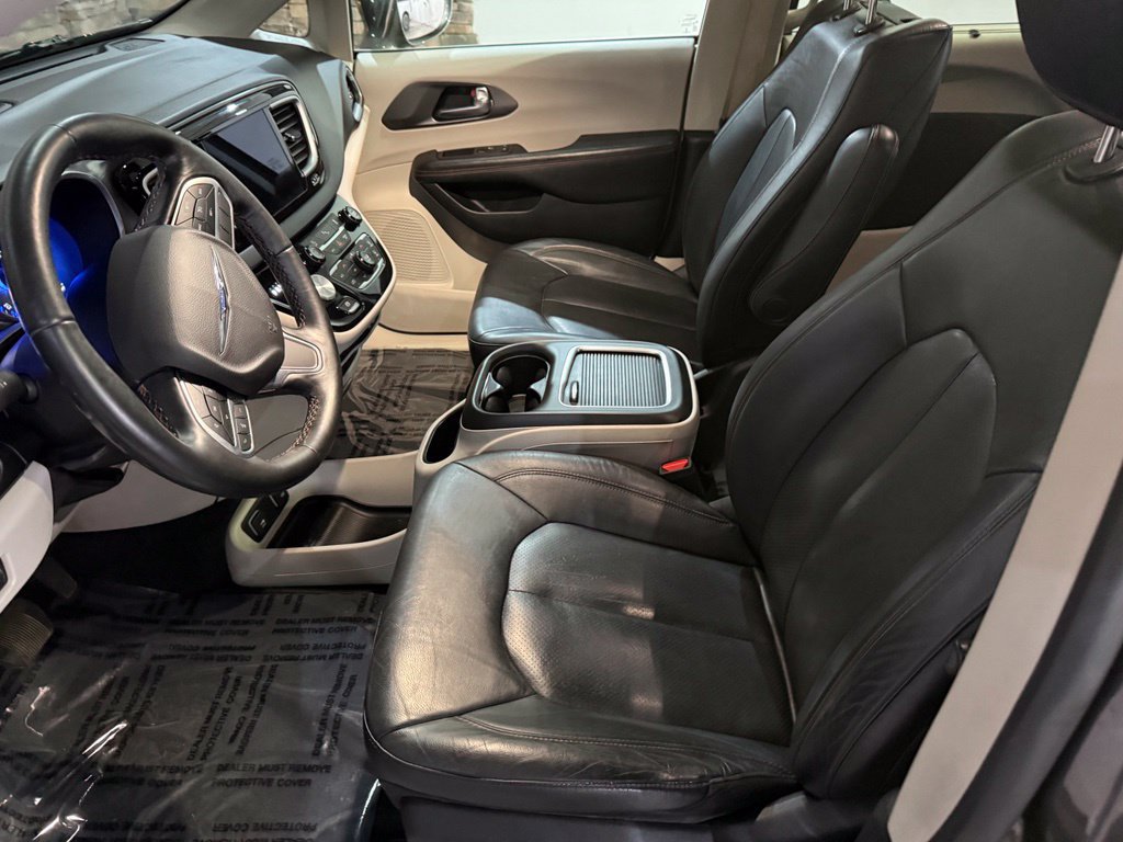 Used 2020 Chrysler Pacifica Touring-L Plus FWD image 24