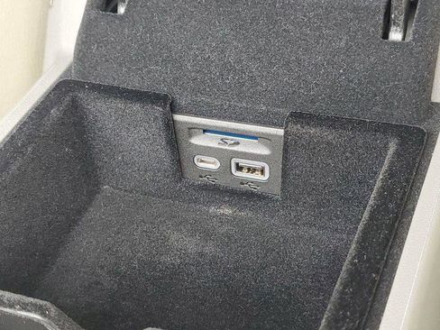 Certified 2022 Cadillac XT6 Premium Luxury w/ LPO, Floor Liner Package AWD/4WD image 19