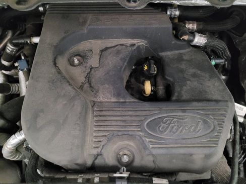 Used 2020 Ford Explorer XLT w/ Equipment Group 202A RWD image 30