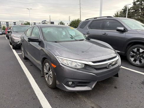 Used 2017 Honda Civic EX-T image 4