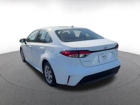 Used 2025 Toyota Corolla LE image 11