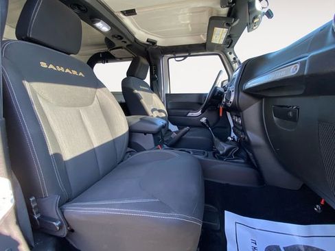 Used 2015 Jeep Wrangler Sahara w/ Connectivity Group AWD/4WD image 15