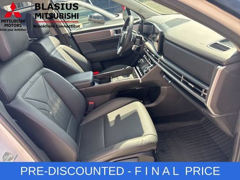 Used 2025 Hyundai Santa Fe SEL FWD image 52
