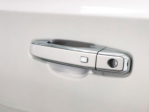 Used 2021 GMC Yukon Denali w/ Denali Premium Package image 58