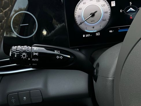 Used 2025 Hyundai Elantra SEL image 37