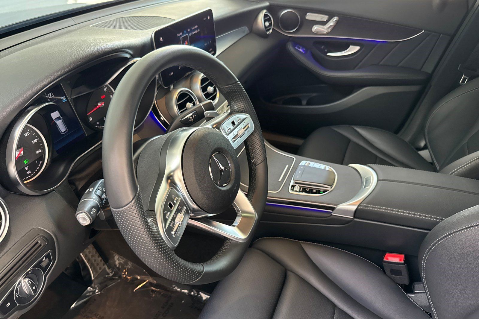 Used 2022 Mercedes-Benz GLC 300 4MATIC image 11
