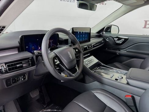 New 2026 Lincoln Aviator 2WD image 9