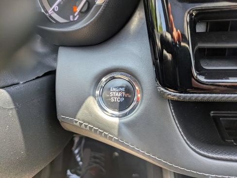 Used 2022 Toyota Highlander XSE AWD/4WD image 29