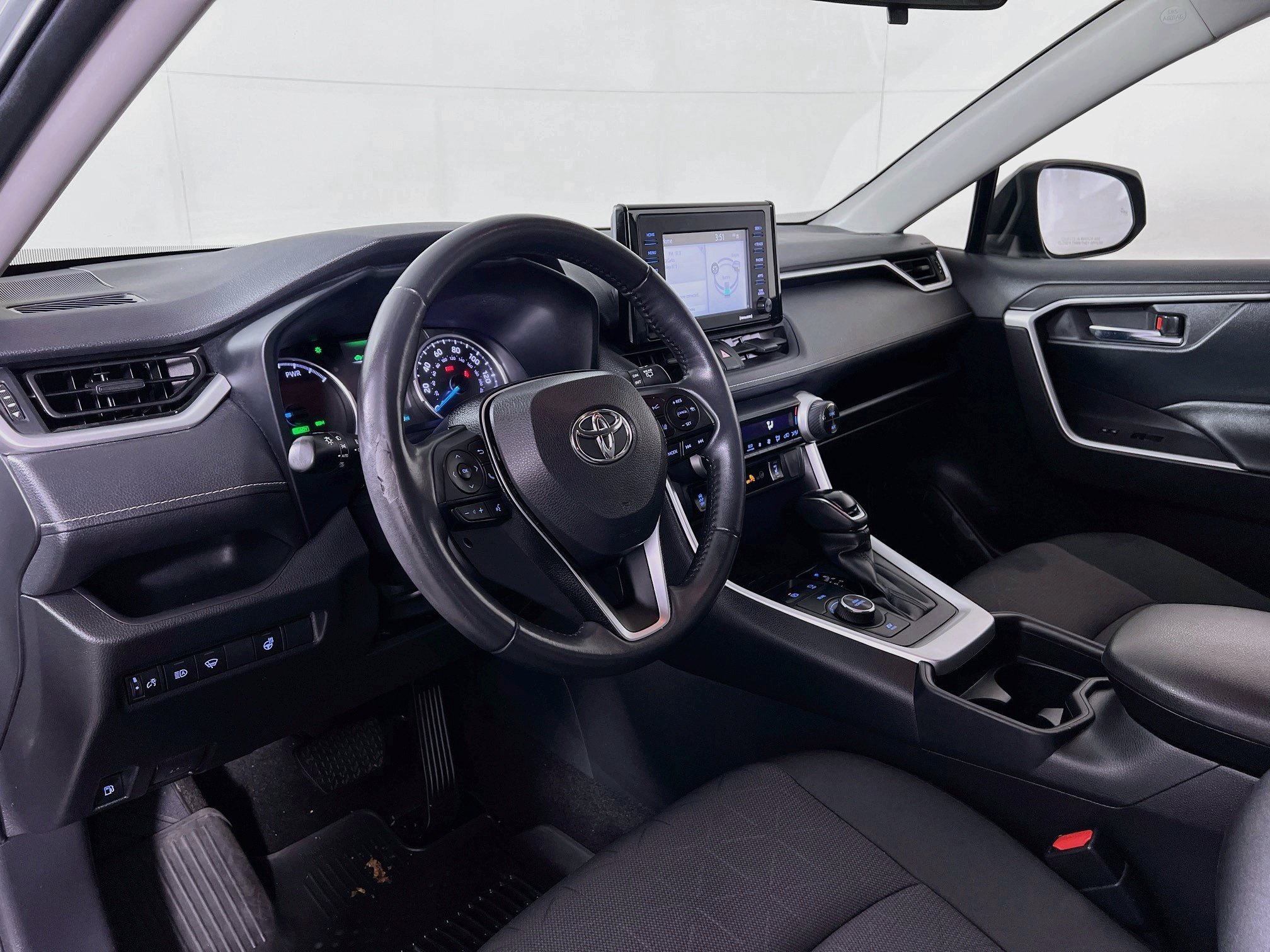 Certified 2021 Toyota RAV4 XLE w/ XLE Grade Weather Package AWD/4WD image 8