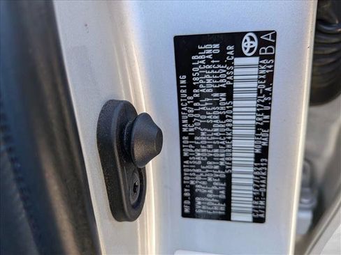 Used 2019 Toyota Corolla LE image 22