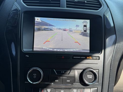 Used 2019 Ford Explorer XLT w/ Equipment Group 202A image 31