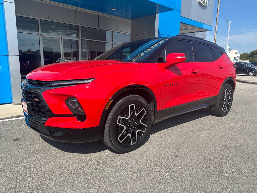 Used 2023 Chevrolet Blazer RS w/ Driver Confidence II Package FWD image 1