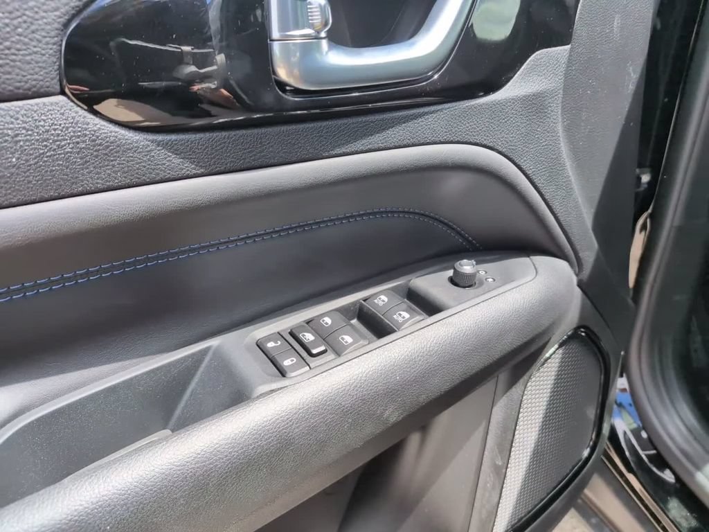 New 2026 Jeep Compass Latitude AWD/4WD image 13