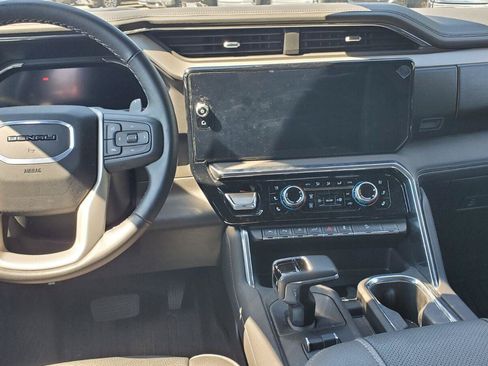 Used 2025 GMC Sierra 1500 Denali AWD/4WD image 7