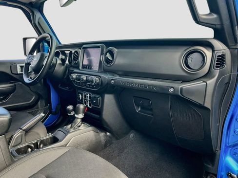 Used 2022 Jeep Wrangler Unlimited Sport w/ Xtreme Recon 35" Tire Package AWD/4WD image 27
