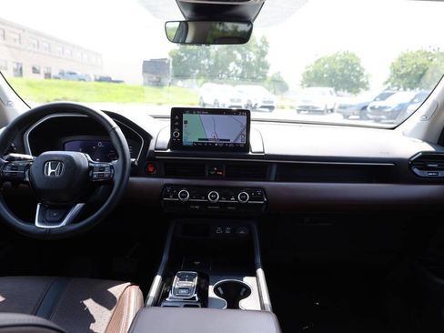 Used 2024 Honda Pilot Elite image 14