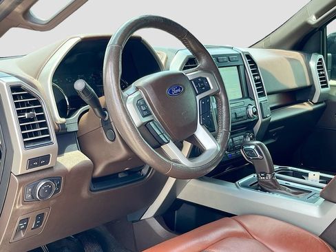 Used 2018 Ford F150 King Ranch w/ Equipment Group 601A Luxury AWD/4WD image 9