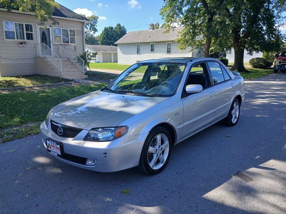 Used 2003 MAZDA Protege FWD image 3