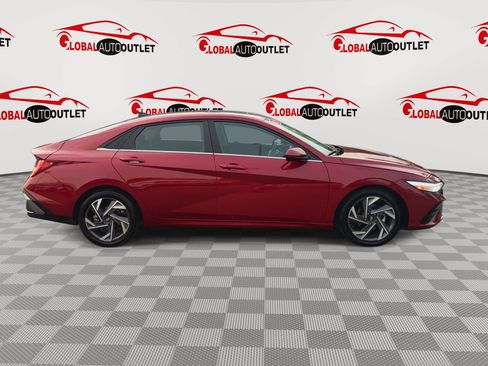 Used 2025 Hyundai Elantra SEL FWD image 9