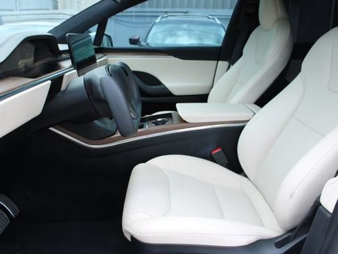 Used 2023 Tesla Model X AWD/4WD image 11