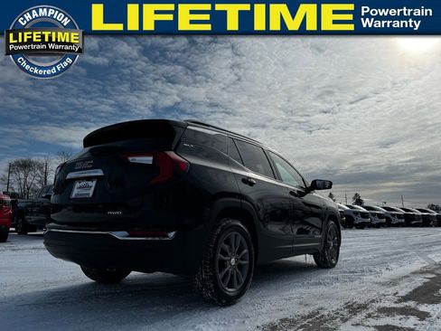 Used 2024 GMC Terrain SLT image 6