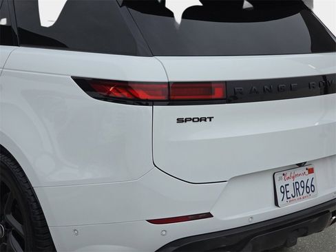 Used 2023 Land Rover Range Rover Sport SE Dynamic image 36
