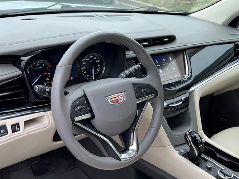 Used 2020 Cadillac XT6 Premium Luxury w/ LPO, Floor Liner Package image 19