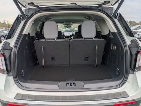 New 2026 Ford Explorer Active w/ Active Comfort Package image 31