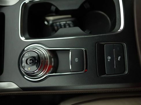 Used 2017 Ford Fusion Platinum image 30